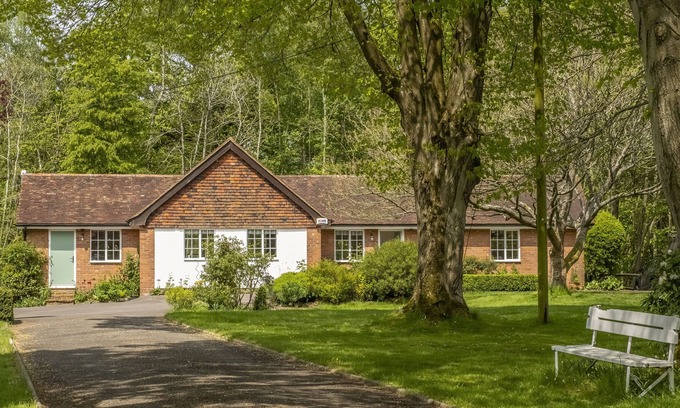 Cranbrook Cabaña | Fernwood offers families and couples a perfect base to explore the beautiful Kent countryside