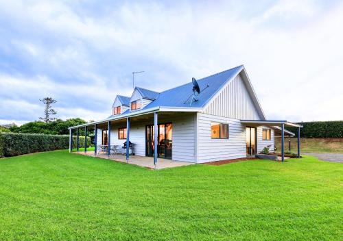 Burnt Pine Casa | Ferny Lane House
