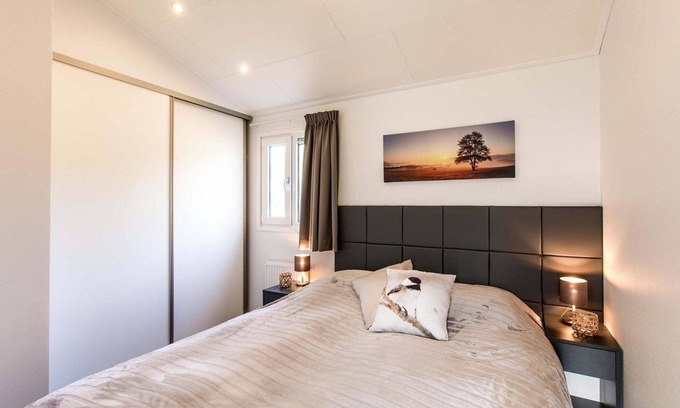 Beekbergen-Zuid Chalet De Esquí | ✓ Ferox at Recreatiepark Beekbergen ✓ Holiday home for 5 persons ✓ Located in Beekbergen (Gelderland) ✓ Holiday park on the Veluwe ✓ Book directly through the park