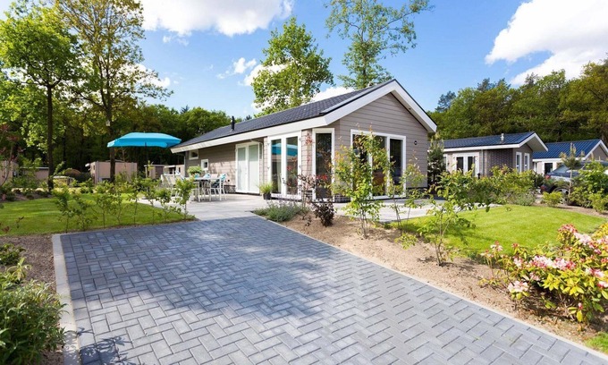 Avenhorn Chalet De Esquí | ✓ Ferox XL at Park Westerkogge ✓ Holiday home for 6 people ✓ Located in Berkhout (North Holland) ✓ Waterfront holiday resort ✓ Book directly at the resort