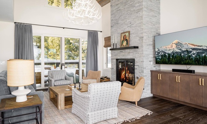 Spanish Peaks Casa | Summer Availability! Luxury Ski-In, Ski-Out Mountain Home with hot tub, wifi & 4 decks