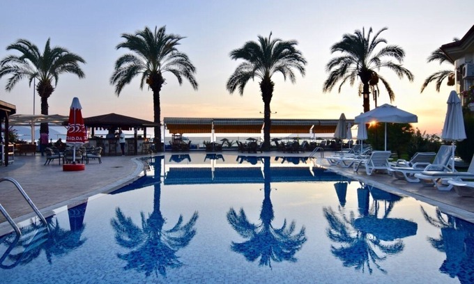 Mentese Apartamento | Fethiye Çalış beachfront Sunset Beach Club 2 bedroom Mermaid 18