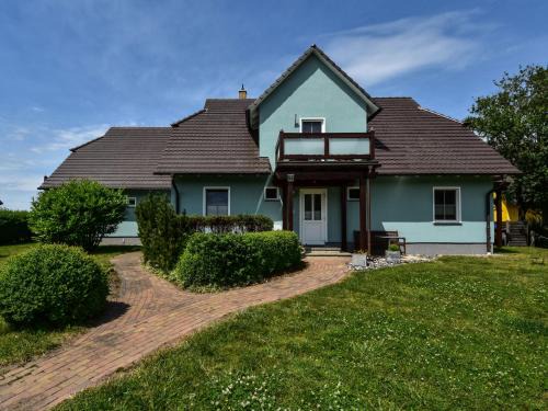 Neuenkirchen Apartamento | Fewo Boddenblick im EG - mit Blick auf den Breetzer Bodden