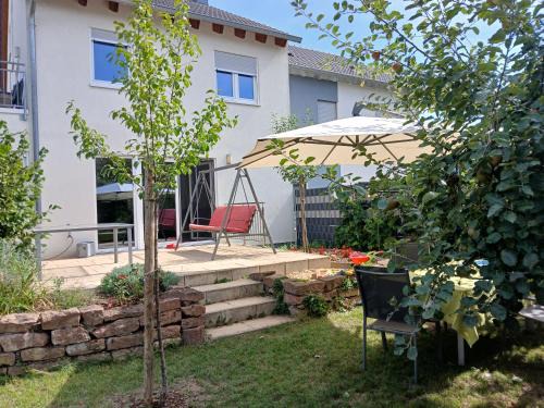 Altlussheim Apartamento | Fewo Gartenblick Altlußheim - Netflix- parken - Küche - Klimaanlage - Shuttle zum Hockenheimring