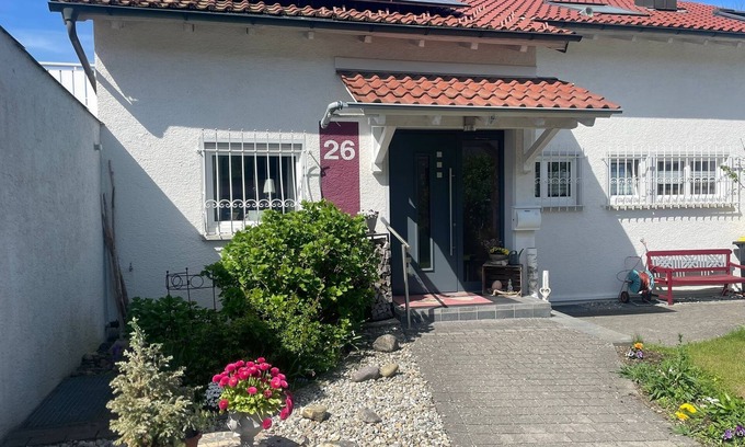 Ravensburg Apartamento | Fewo in Ruhiger Lage mit Südbalkon Nahe Spieleland und Bodenseeregion