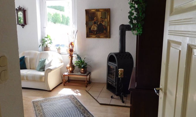 Solingen Apartamento | FeWo MaJo - Quiet, rustic old building with idyllic garden for couples & families