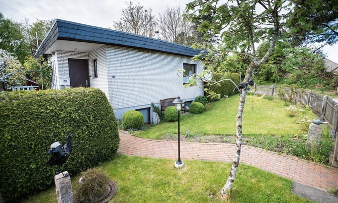 Bockholm Casa | fewo1846 - Lütthus - House near the beach with 2 bedrooms, fireplace and garden