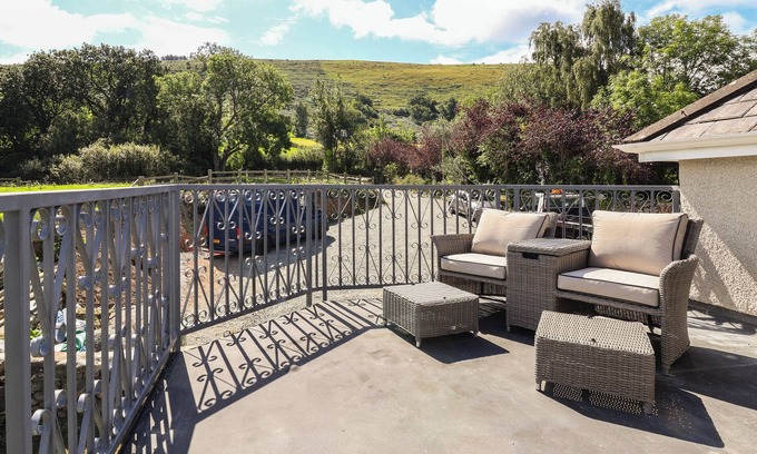 Abergwyngregyn Cabaña | FFRIDDOEDD, family friendly, with a garden in Llanfairfechan