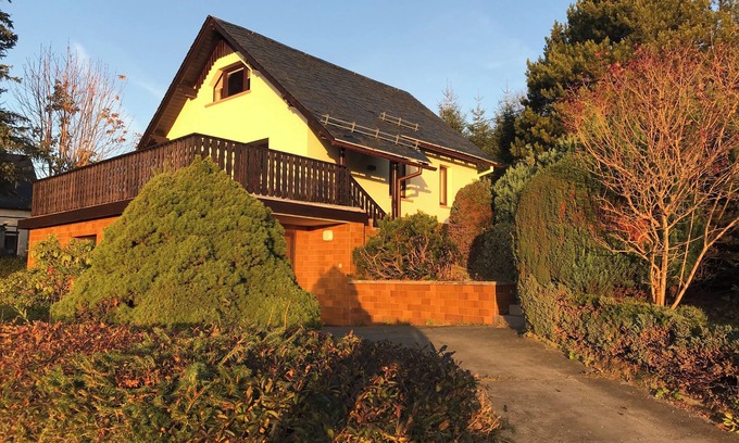 Breitenbrunn/Erzgeb. Casa | FH in the hiking and biking region Westerzgebirge, 700 m above sea level, south-facing slope, valley view