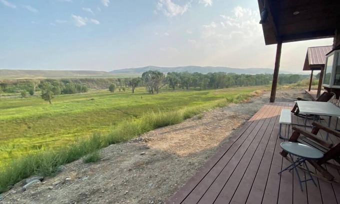 Meeteetse Cabina | Fiddleback Lodge and Cabins