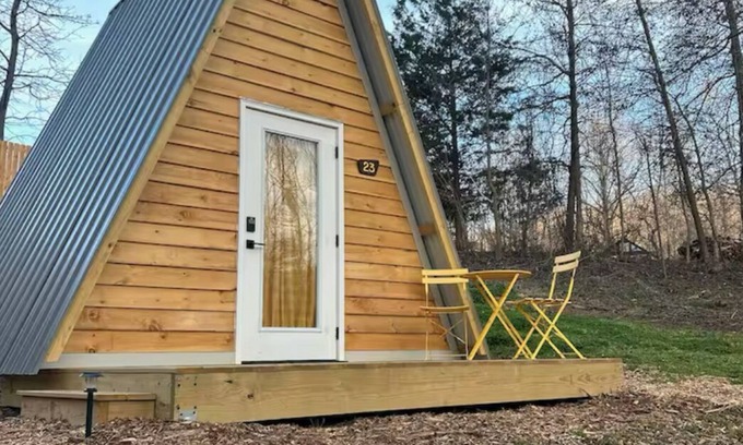 Travelers Rest Cabina | Field Trip Unit 23 A-Frame / Cozy A-Frame with private fire pit