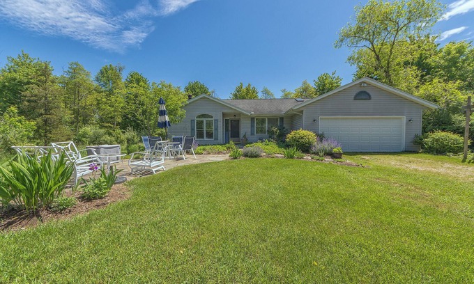 Fennville Casa | Fields of Fennville - Located on Lakeshore drive - close to public beach access!