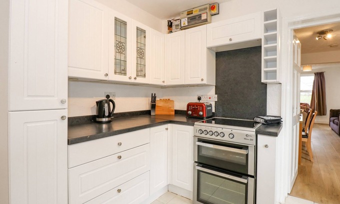 Great Massingham Cabaña | FIELDVIEW COTTAGE, pet friendly, with a garden in Great Massingham
