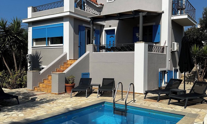Pesada Villa | Fig & Olive Villa - Private 5 bed Villa just 50m from Pessada Beach