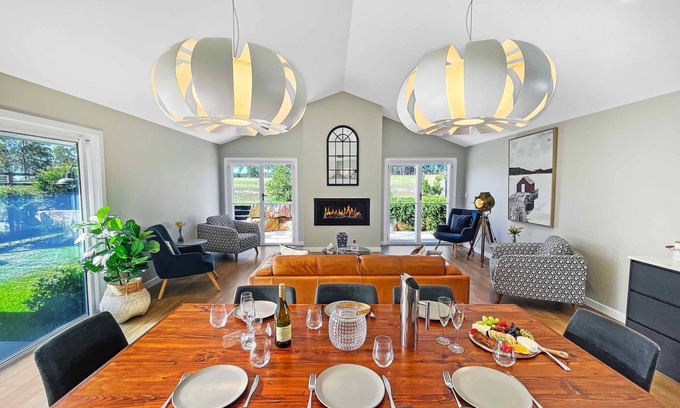 Pokolbin Cabaña | Figtree Cottage - Luxurious Cottage at The Vintage Resort
