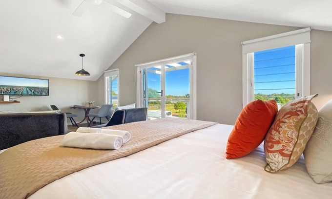 Pokolbin Casa | FIGTREE LOFT - THE VINTAGE HOLIDAY HOUSES