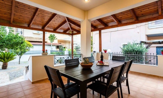 Filiatra Casa | Filiatra Downtown Cozy Retreat - Homely Vibes