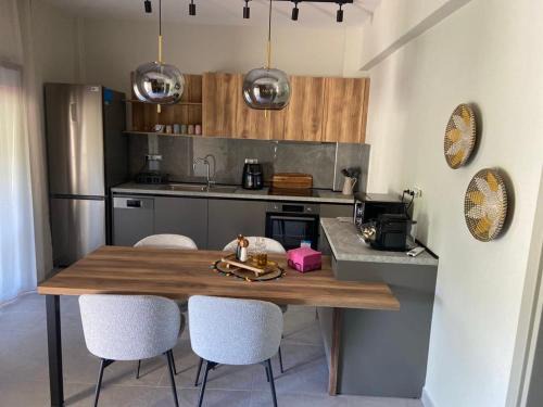 Stavros Casa | FILIRA Luxurious Apartment - by Ploumis