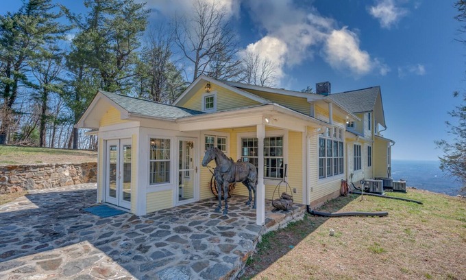 Lynn Casa | Fin and Fig Farmhouse | Pet-Friendly, Mountaintop Farmhouse | Scenic Views and Hot Tub