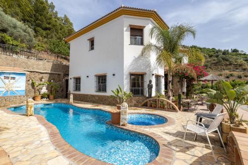 Sayalonga Casa | Finca Arrijana