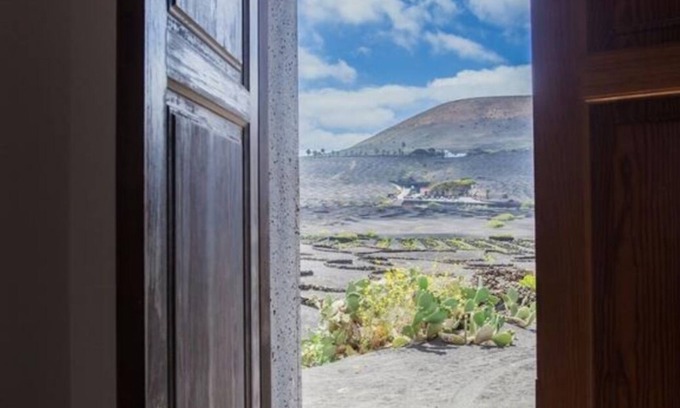 La Geria Cabaña | Finca de la Geria, con WiFi gratis, BBQ, patio interior cubierto, ideal familias