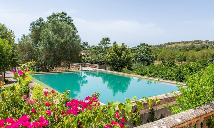 Manacor Villa | Finca "Es Rafalet - Sa Buhardilla" con vistas a la montaña, piscina, Wi-Fi, A/C, terrazas y jardín