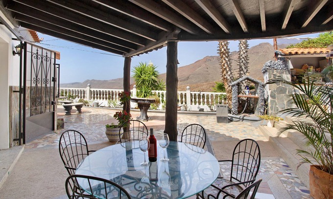 Agüimes Casa | 'Finca Fani 1' con vistas al mar, vistas a la montaña, piscina compartida, terraza y jardín