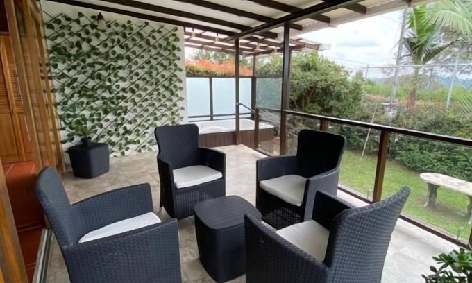 Rionegro Cama Y Desayuno | Finca Hotel 12 Palmas