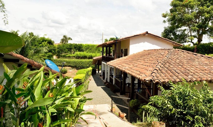 Quimbaya Cama Y Desayuno | Finca Hotel Loma Verde