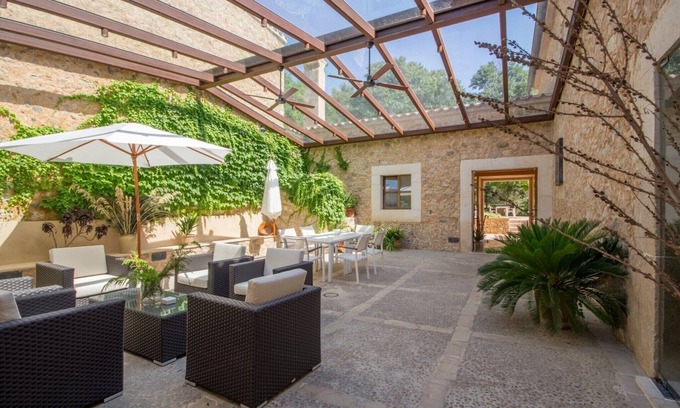 Alcudia Villa | Finca en Alcudia con piscina XXL y viñedos