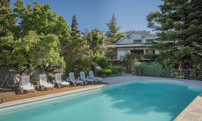 Valdemanco Casa | Finca 'Villa Karina' con vistas a la montaña, piscina privada y Wi-Fi