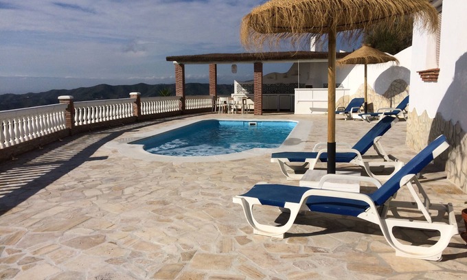 Vélez-Málaga Casa | Finca con una vista fantástica del mar y las montañas.