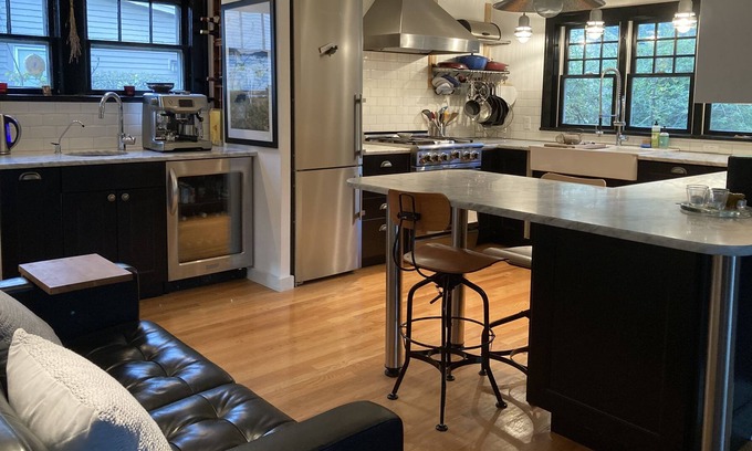 South End Casa | Find your Zen: peaceful home and mature garden