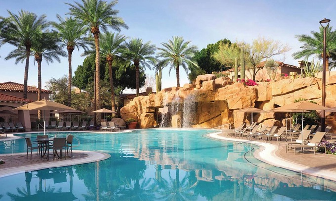 North Scottsdale Complejo | 𝐅𝐢𝐧𝐝𝐢𝐧𝐠 𝐌𝐞𝐢𝐥𝐢 Desert Oasis Resort Amenities Included! 1BR SUITE