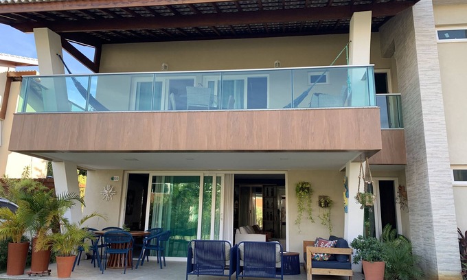Bela Vista Casa | Finely decorated, ventilated and right on the sand.