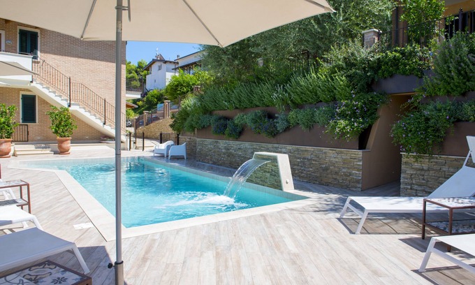 Cupra Marittima Apartamento | Finely furnished "Lobster" Suite 350mt from the sea with Pool, Gymnasium, WiFi