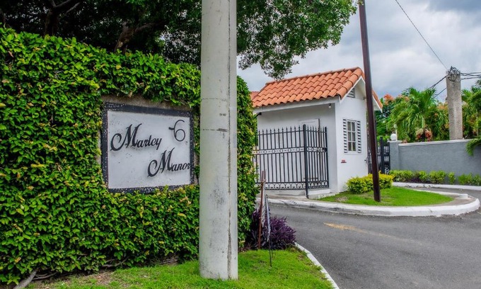 Yallahs Apartamento | Finest Accommodation Apt # 421 Bloc # 4 Marley Manor 6 Marley Rd Kgn 6