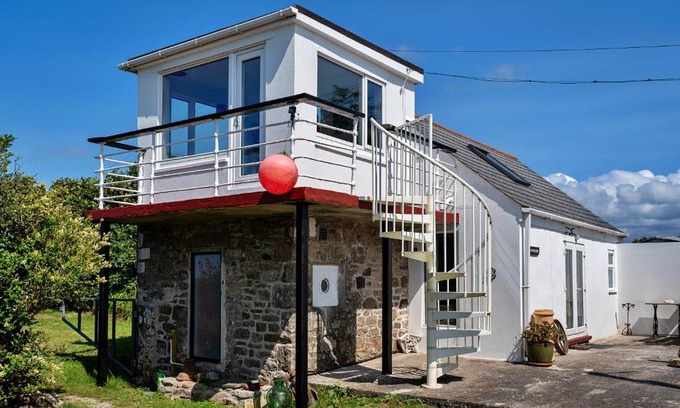 Pendeen Casa | Finest Retreats - The Watchtower at Western Watch
