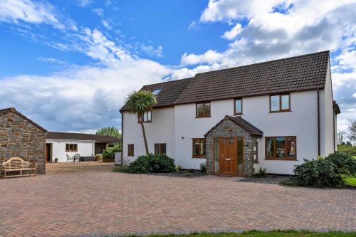Lympsham Casa | Finest Retreats - Stone Bow Farmhouse