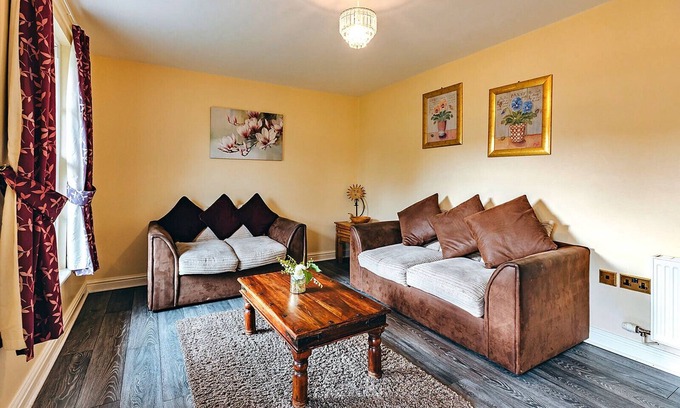 Eaton Mascott Cabaña | Finest Retreats | Netley Hall - Rose