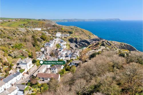 Portloe Casa | Finest Retreats - The Old Store