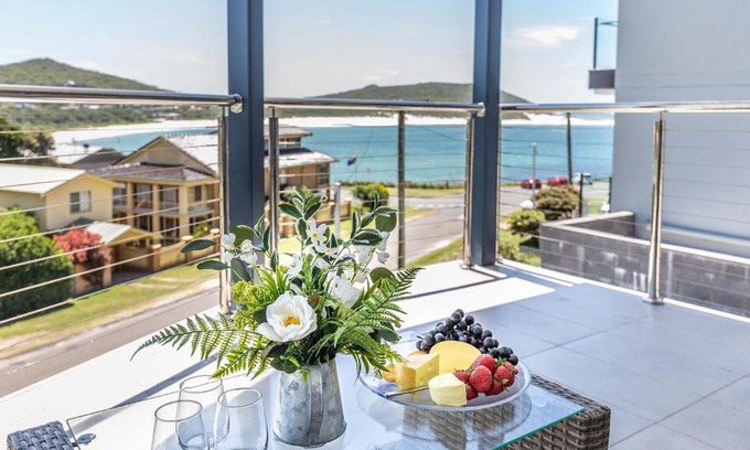 Fingal Bay Casa | Fingal Bay View Unit 1 16 Tuna Crescent