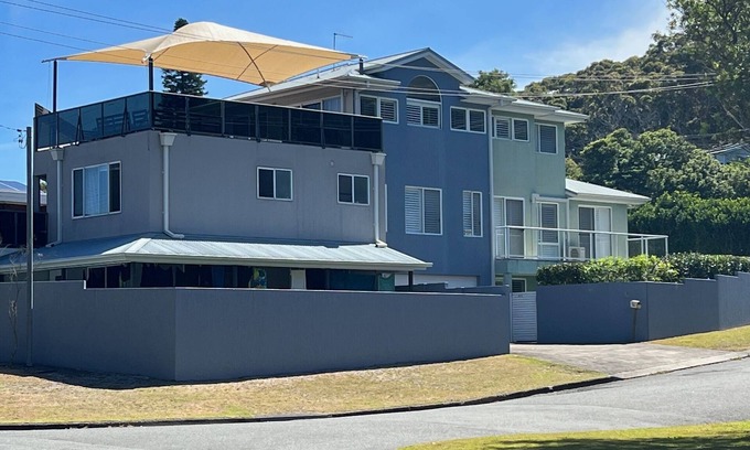 Fingal Bay Casa | Fingal Dawn - family friendly home, just 5 min walk from the beach!