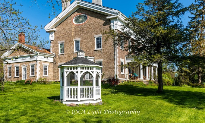 Dundee Casa | Finger Lakes Cobblestone Treasure