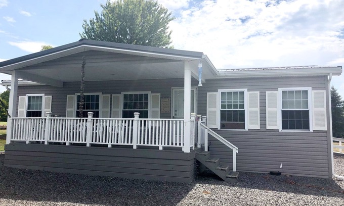 Ovid Cabaña | Finger Lakes Cottage