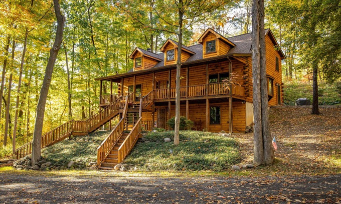 Pulteney Cabina | Finger Lakes Lodge overlooking Keuka Lake with 1st floor master bed & bath!