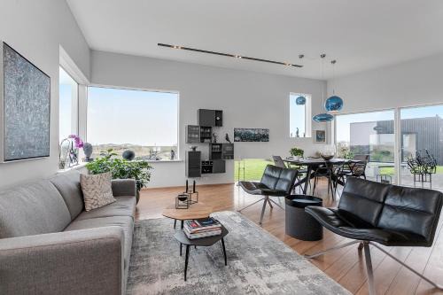 orlakshofn Casa | Finnsbud Country Residence - 30 mins from Reykjavík