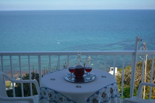 Akrotiri Casa | FIORE ROOMS