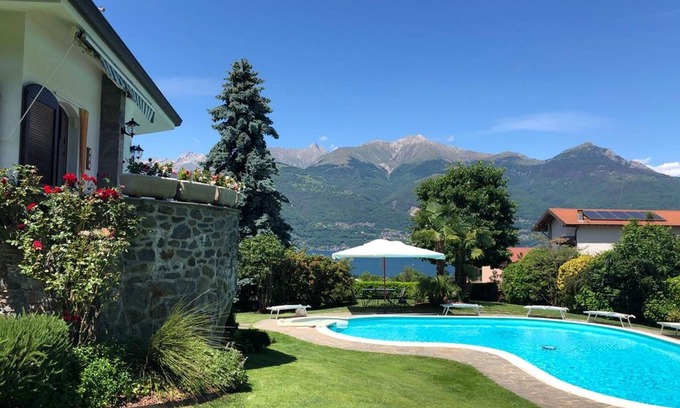 Colico Apartamento | Fiori Garden Holiday Apartment with Pool