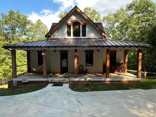 Demorest Casa | Fire Fly Retreat Cabin
